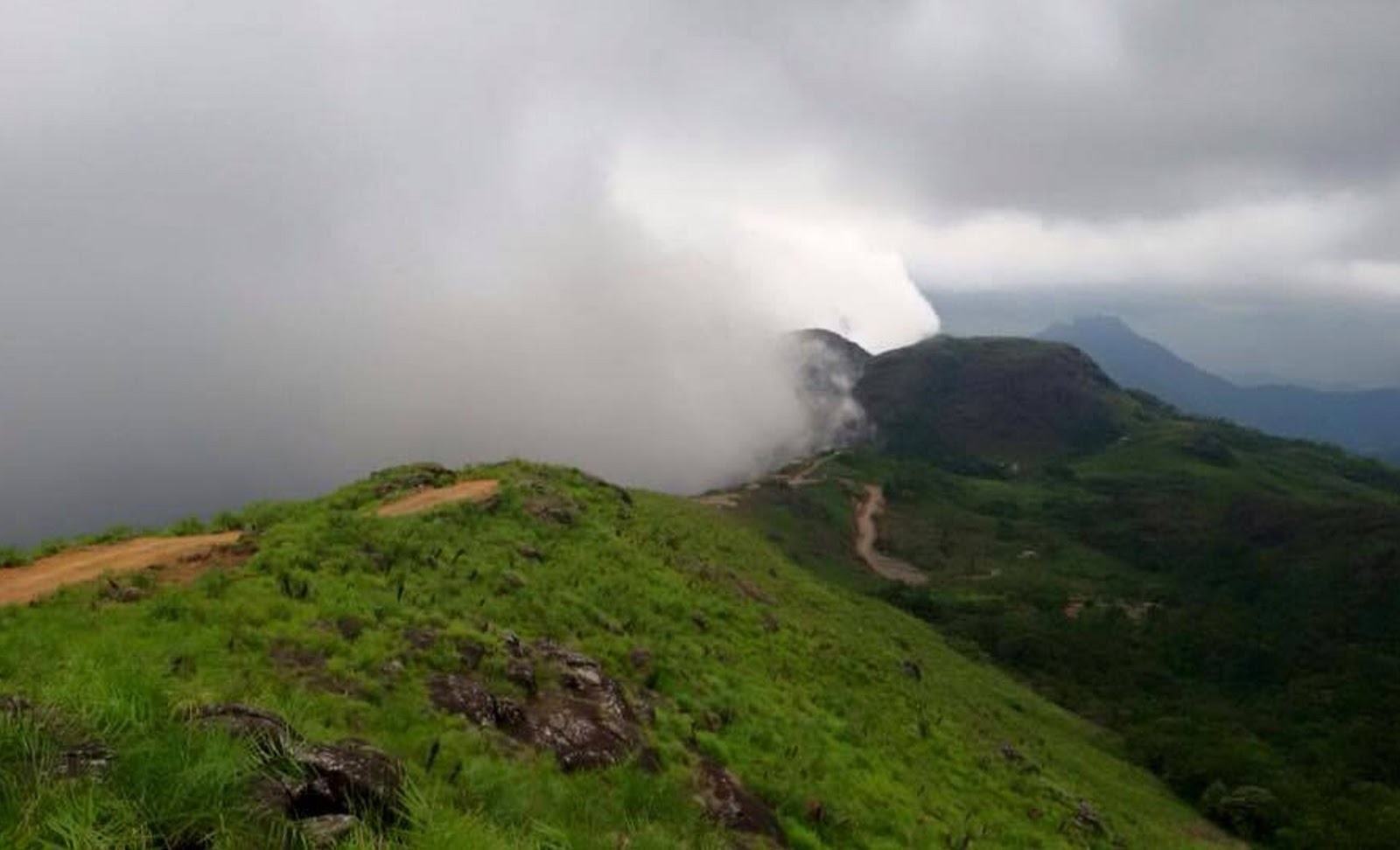 ilaveezha-poonchira-img